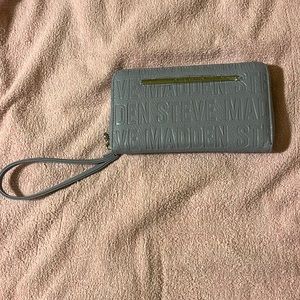 Steve Madden Wallet. NWOT. Was given to me as a gift. Never used.